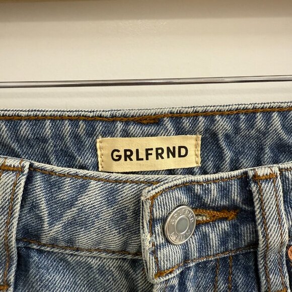 GRLFRND Jeans Sara Super high Rise Slim Straight Size 28 Distressed - Picture 3 of 3